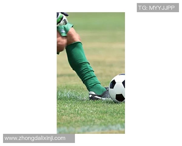 足球巨星手机壁纸九宫格精选，尽享全球球场传奇人物风采